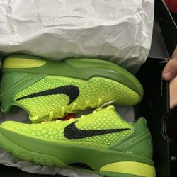 brand new grinches size 10 