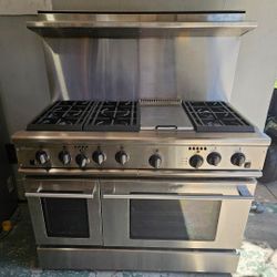 General Electric Double Oven Gas Stove In Excellent Condition The Top Is Used With Gas The Oven Are Electric 48in Stove 