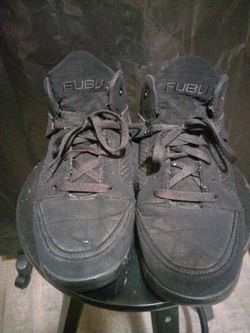 FUBU Men's Knight Basketball High Top Shoes. Size 8.
