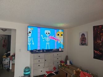 85 Inch Samsung TV With Soundbar