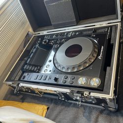 Pioneer CDJ 2000 Nexus For The Pair And Mixer iMac Not Included 