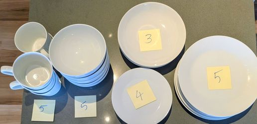 Ikea 365+ ceramic / porcelian dinner set
- Perfect condition