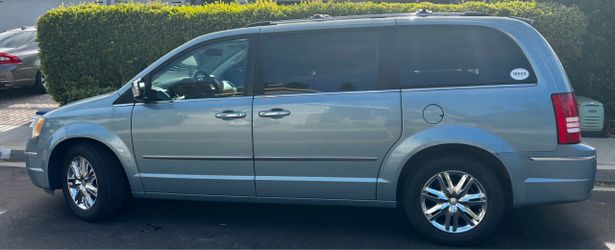 2008 Chrysler Town & Country
