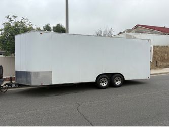 Enclosed trailer