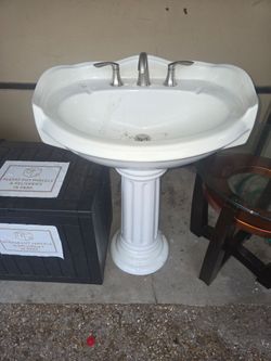 Bathroom sink vanity