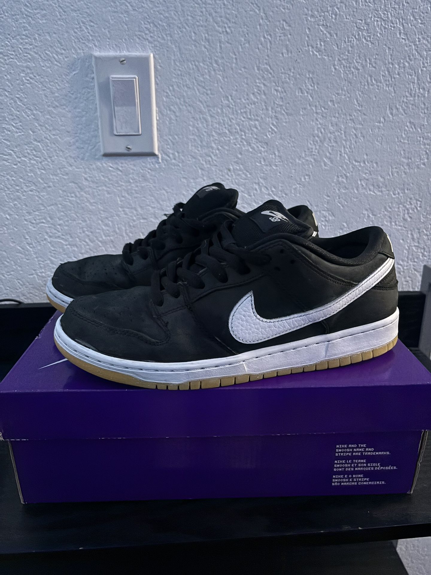 NIKE SB BLK GUM