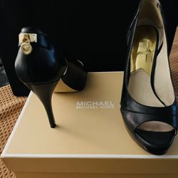 MK Black Heel