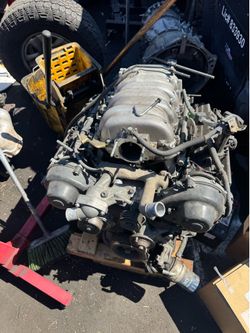 toyota v8 engine core