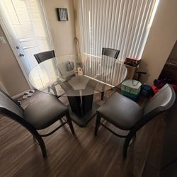 Dining Table Set - Make an offer!