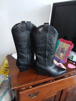 Woman cowboy boots