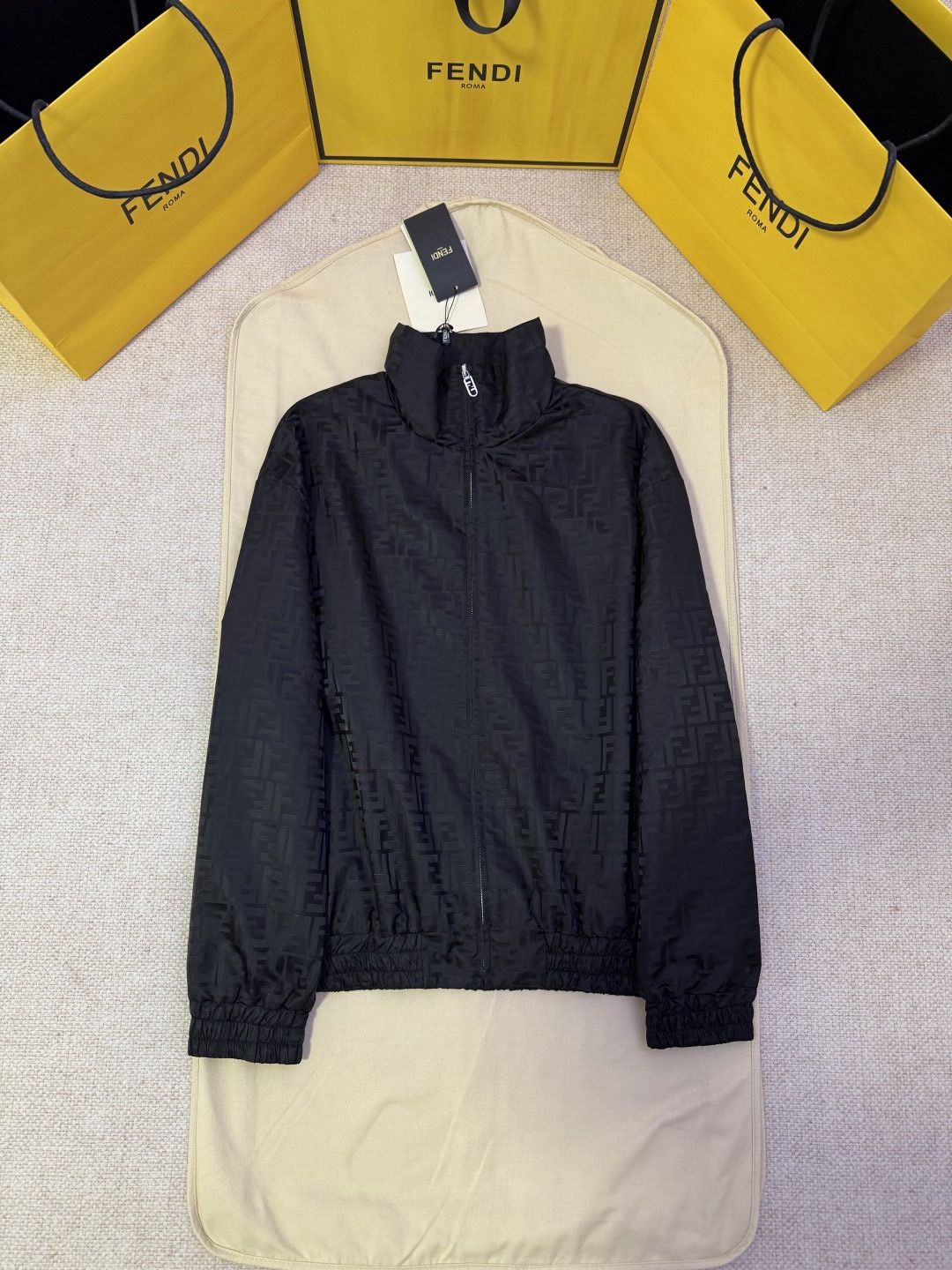 Fendi Men’s Black Jacket 2025 New 