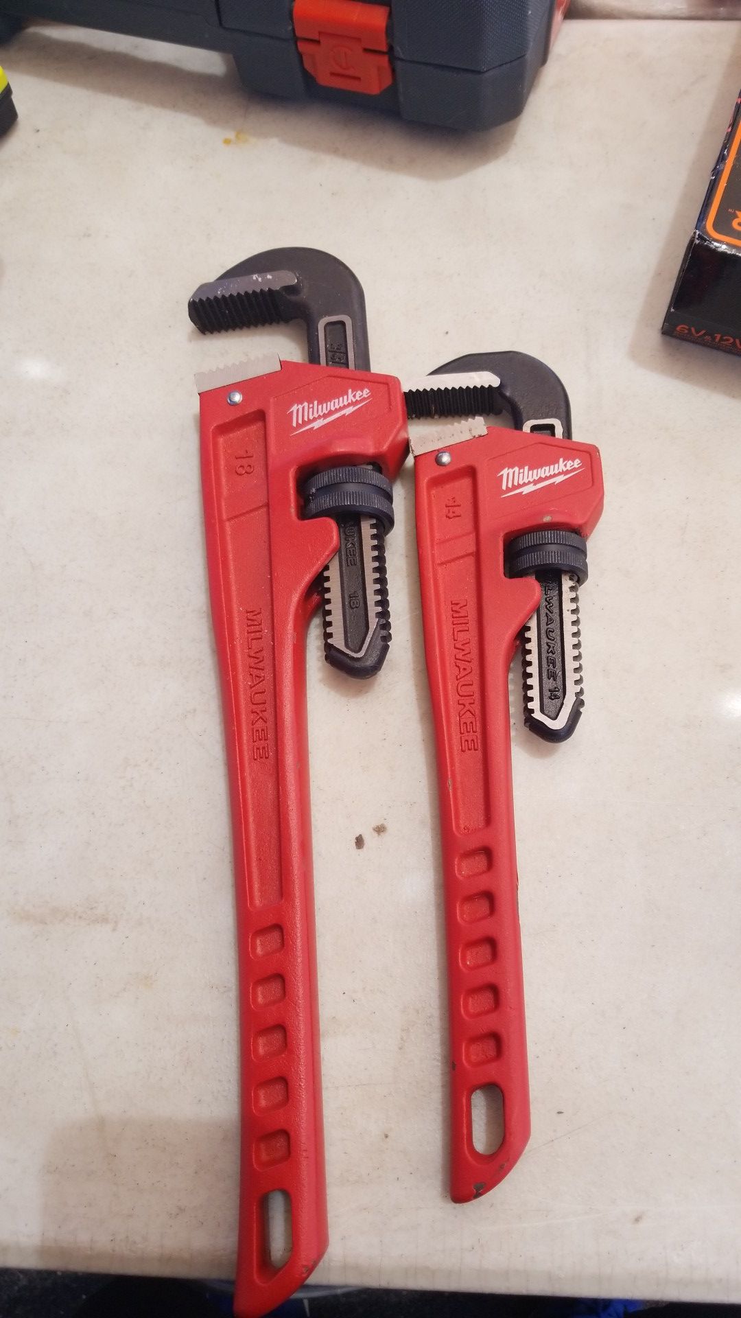 Milwaukee pipe wrench 18 and 14