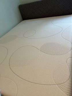 queen size bed with headboard