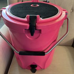 BrüMate BackTap 3-Gallon Backpack Cooler | Neon Pink