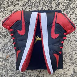 Brand new air Jordan one mid. Grade school size 4.5 youth.