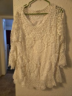 White crochet long sleeve top Size XL