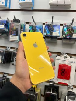 iPhone XR 64GB UNLOCKED🌟