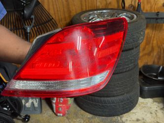 Right Tail Light 2005 Toyota Avalon