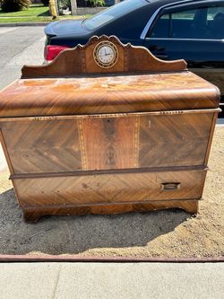 Roos Sweetheart Cedar Chest
