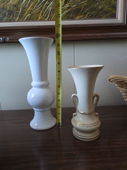 Set of 2 vases