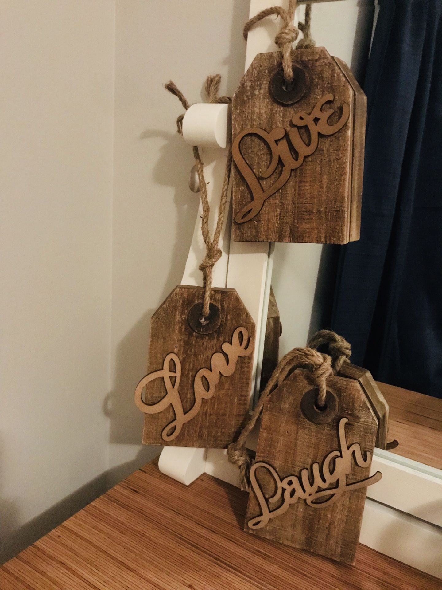 beautiful brand new rustic “live love laugh”wood decor 🥰🏡firm price 7.5”x5”set of 3