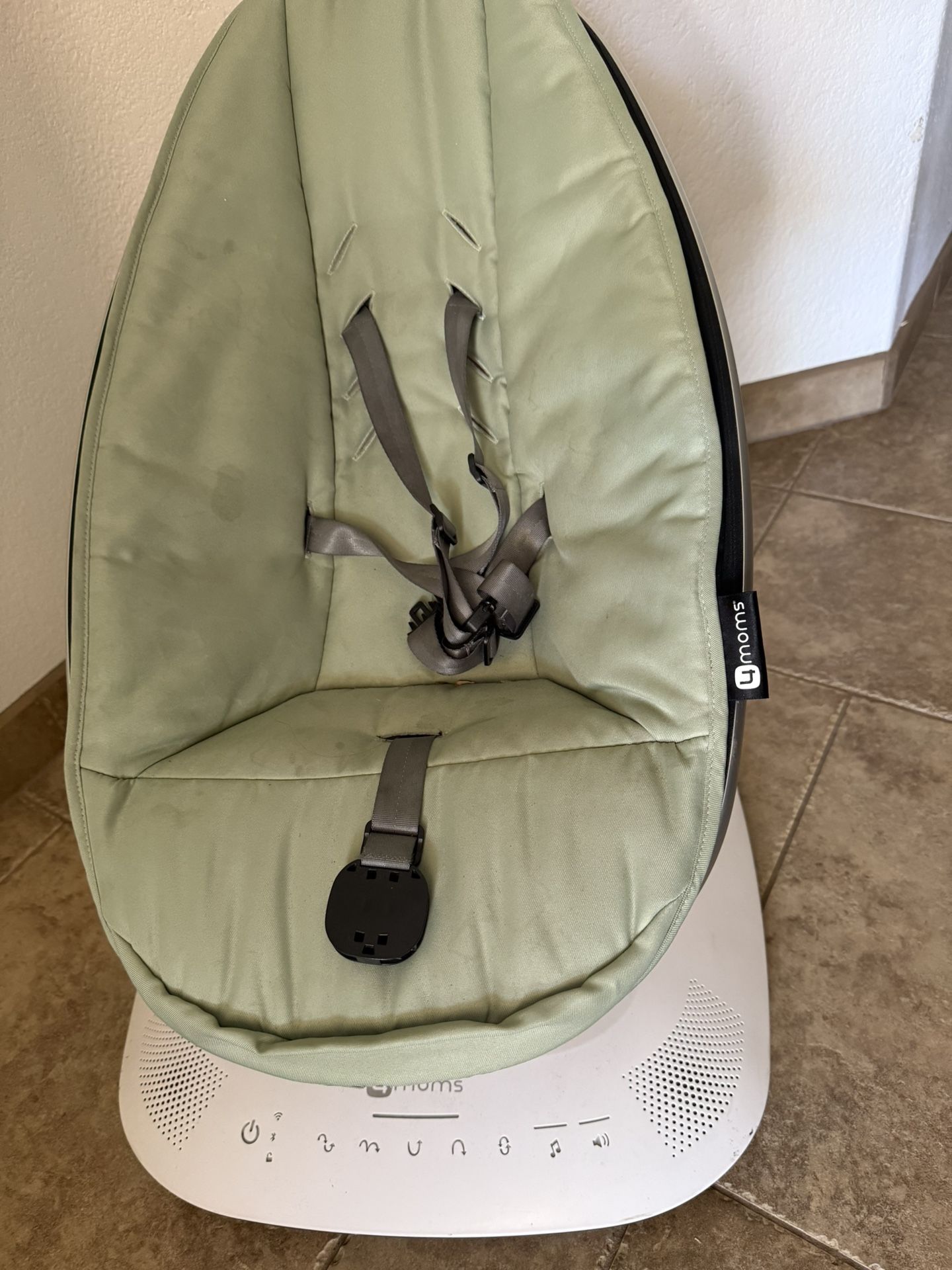 4 Moms mamaroo swing
