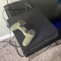 PS4 Slim 