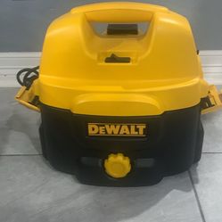 Dewalt 2 Gallon Electric/battery Powered Vacuum