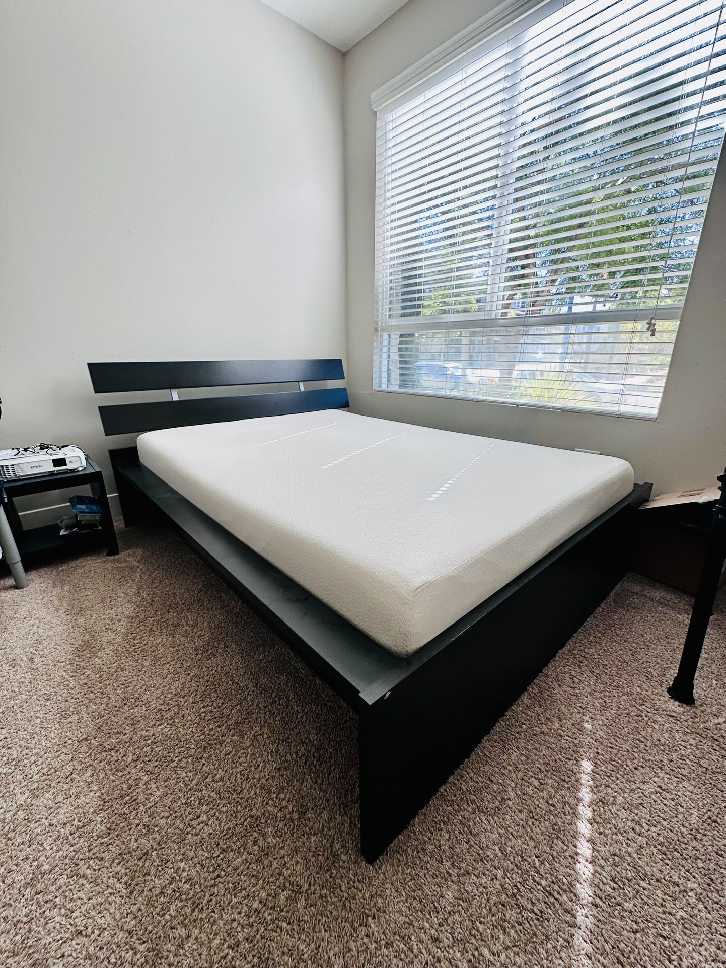 Full Size Bed Frame With Mattress