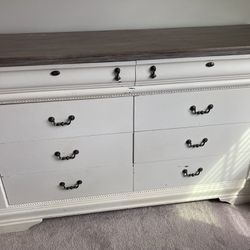 Dresser And Chest Of Drawers Set