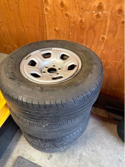 Frontier Tires/Rims - 235/75R15 (Used)