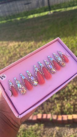 Bedazzled nail