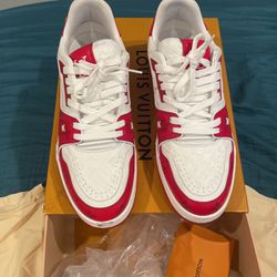 lv trainer red