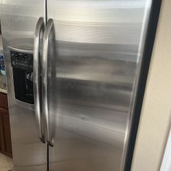 GE Refrigerator 