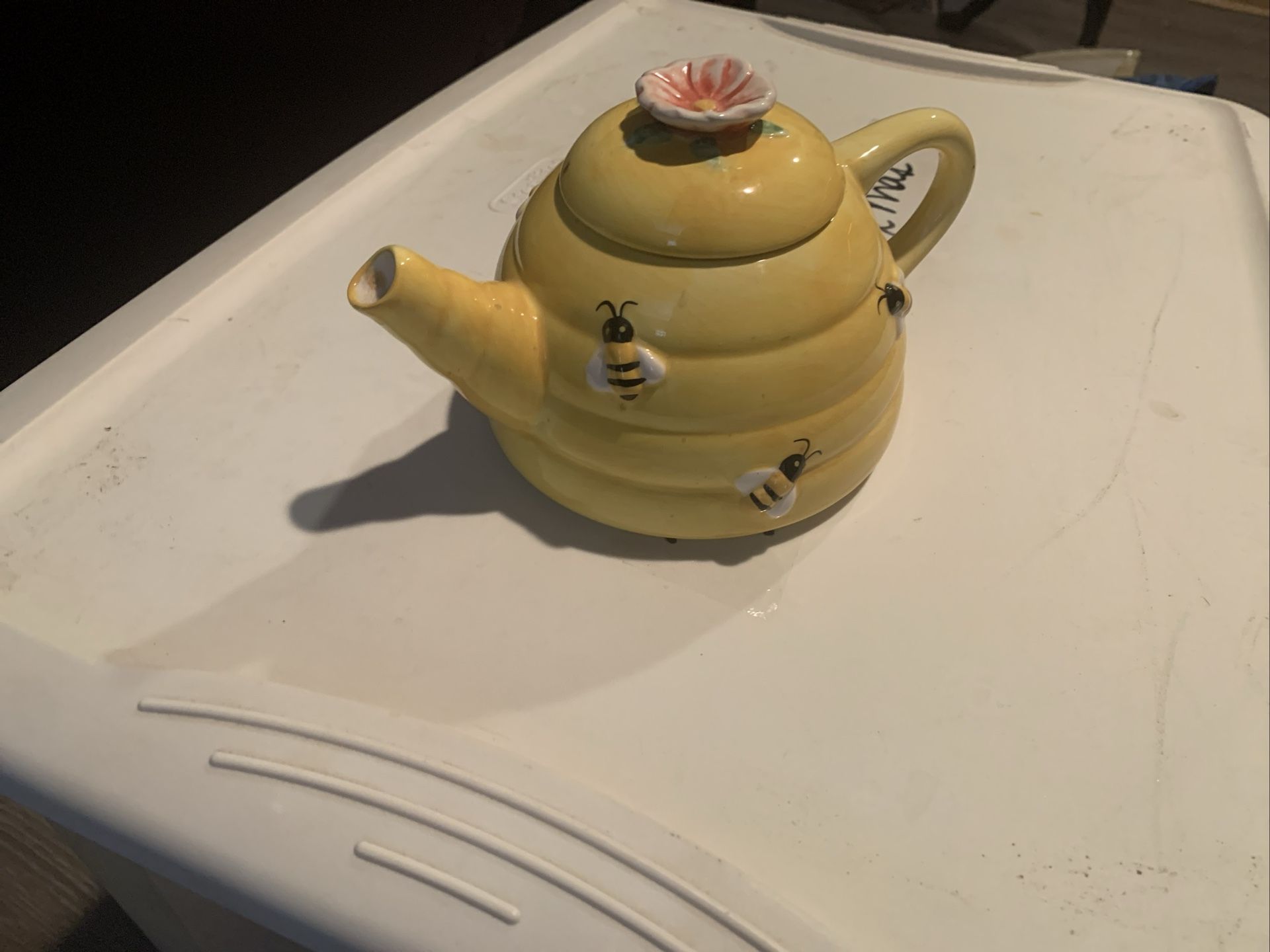 Bee Tea Pot
