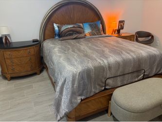 King Solid Wood Bedroom Set-Excellent Condition