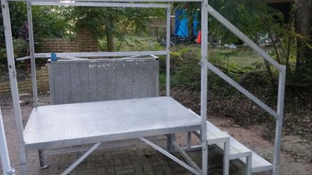 Aluminum stairs and Landing