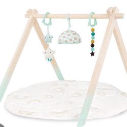 B. Toys – Wooden Baby Play Gym – Activity Mat – Starry Sky – 3 Hanging Sensory Toys – Organic Cotton – Natural Wood – Babies, Infants  Open box item b
