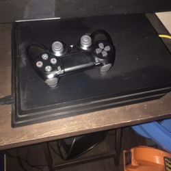 Ps4 With Controller