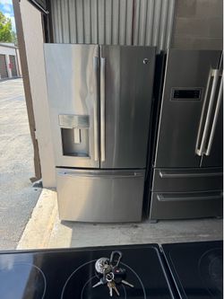 Refrigerator Good Condition Everything Works fine