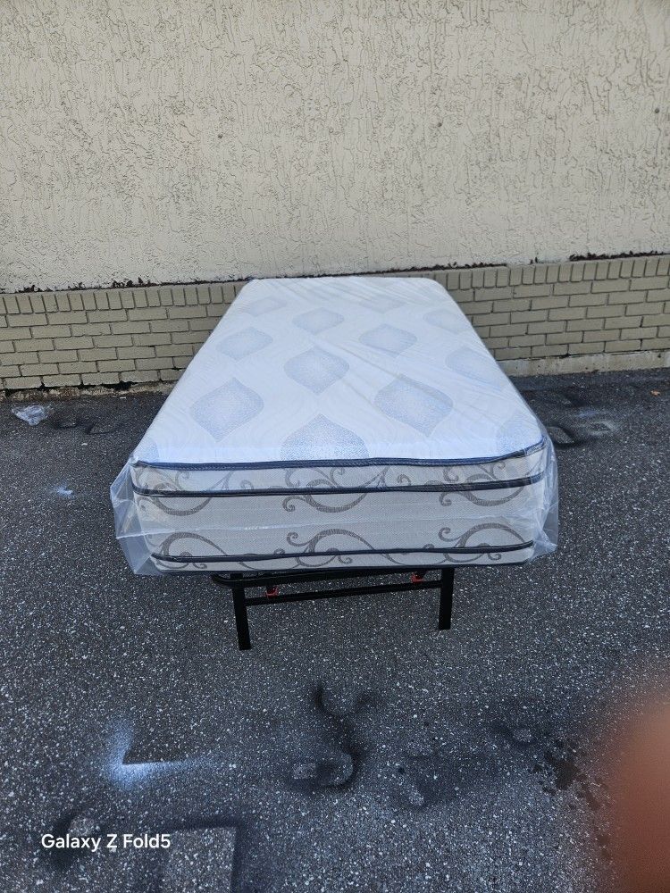 Brand New Twins Size plush Double Sided Pillow Top Mattress In Plastic
