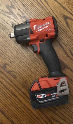 Milwaukee m18 brushless/cordless impact gun with built in drive