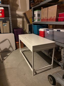 Sewing machine table