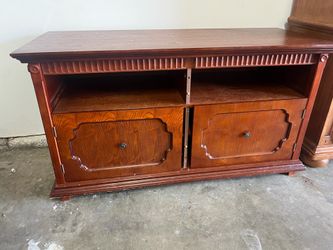 Entertainment center