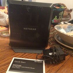 Netgear Nighthawk AC1900 WI-FI Cable Modem Router, Hardly Used.