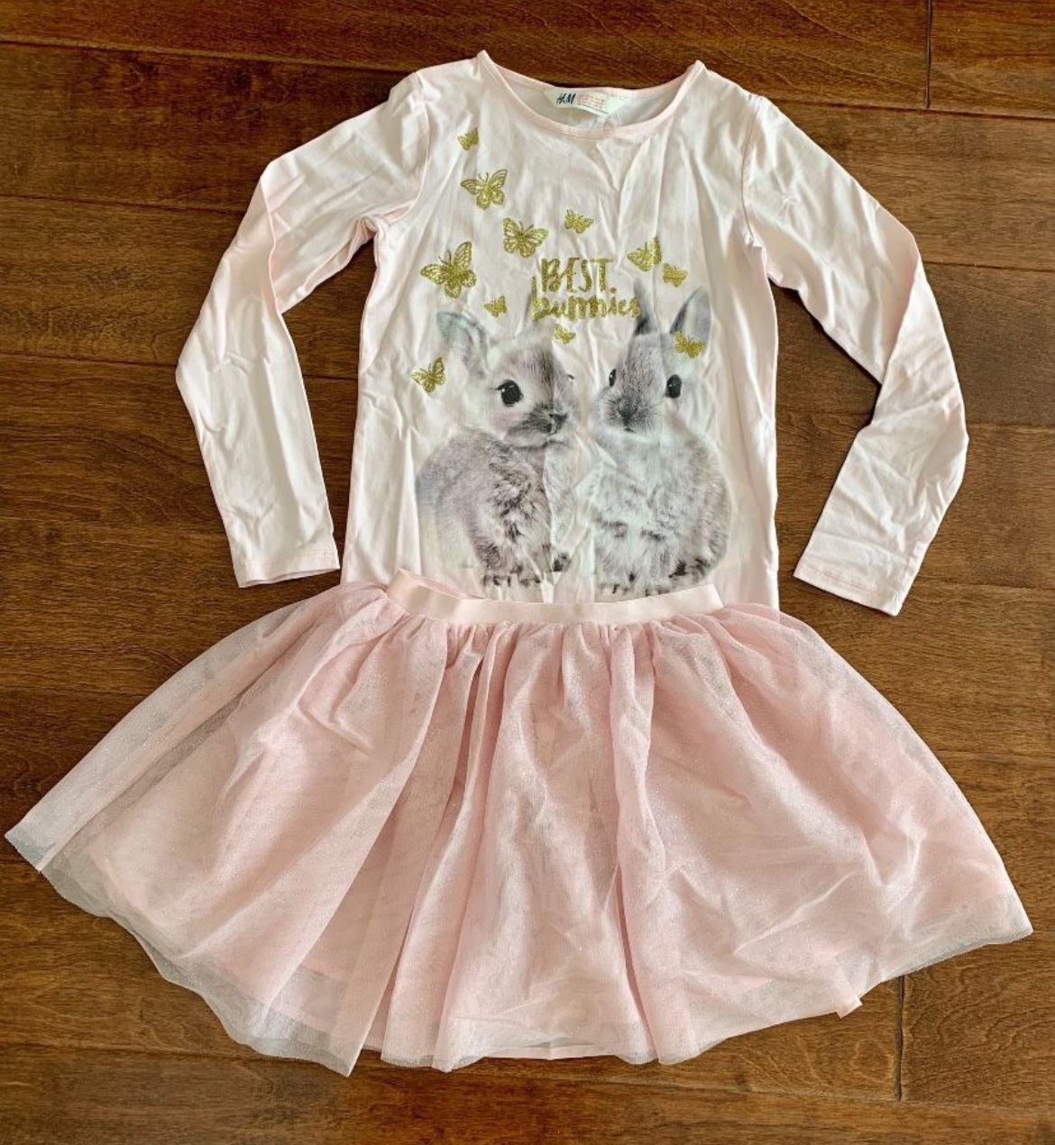 🌷H&M Spring/Summer Pink Bunnies Top + Pink Tulle Skirt (Unworn With Tags)🌷 Very cute outfit for Spring, and Summer! Size 6-8Y Past collection, no