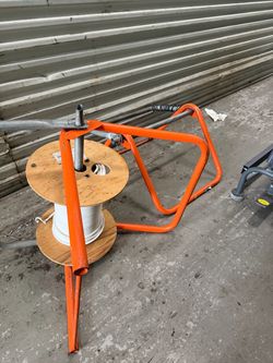 Heavy Duty Cable Reel Stands / Wire Spool Holders – Set of 2