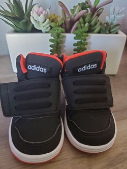 NEW toddler Addidas Size 5