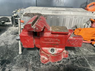 Wilton bench Vise Asking 100dlls.