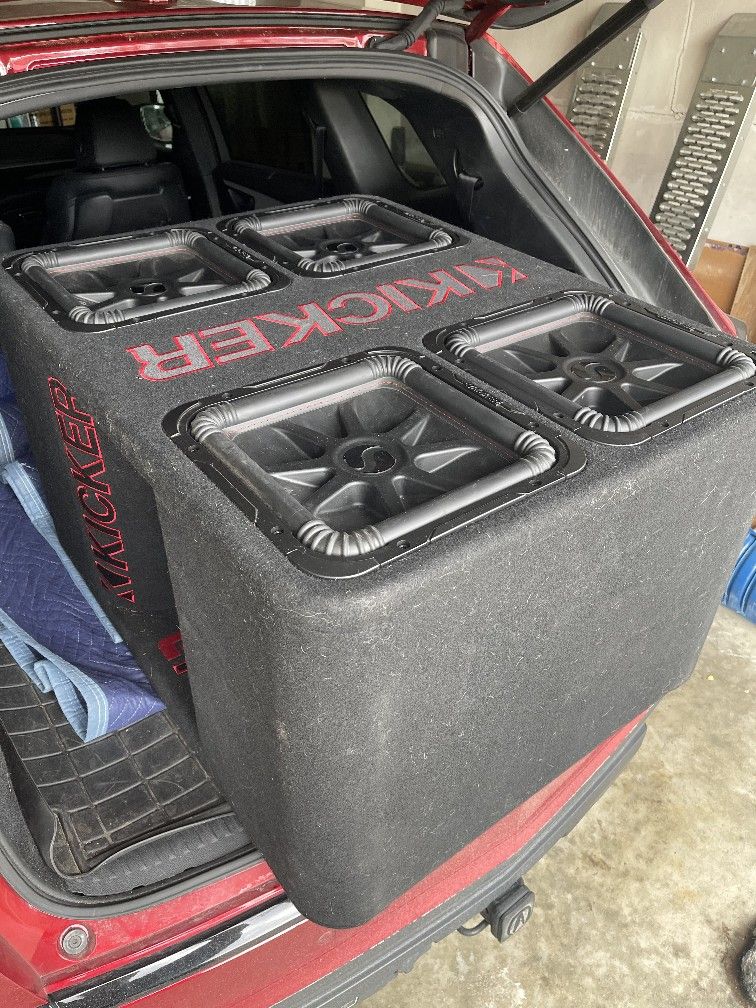 Quade 12 Kicker Box And Speakers